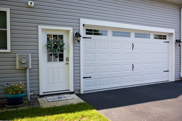 24/7 Emergency Garage Door Panel Replacement experts in Longview Heights, WA